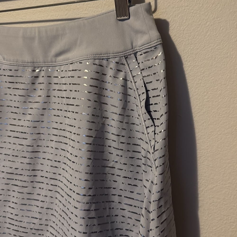 Under Armour Fitted Athletic Skirt Skort Heatgear Grey Small Tennis Golf Pockets - Picture 2 of 9